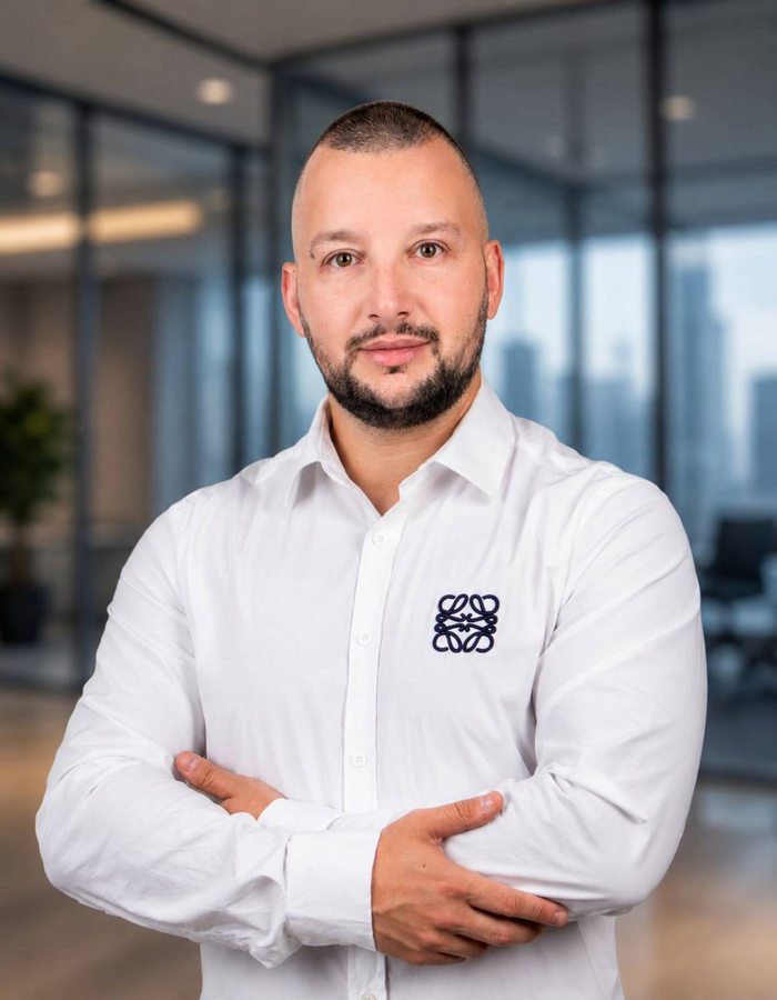 Александър Великов